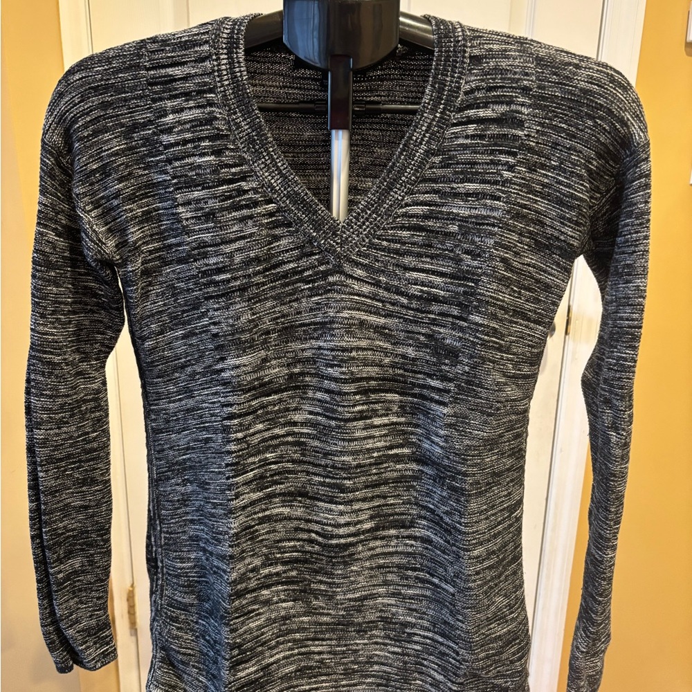 Ellen Tracy Black and Gray Women's Sweater